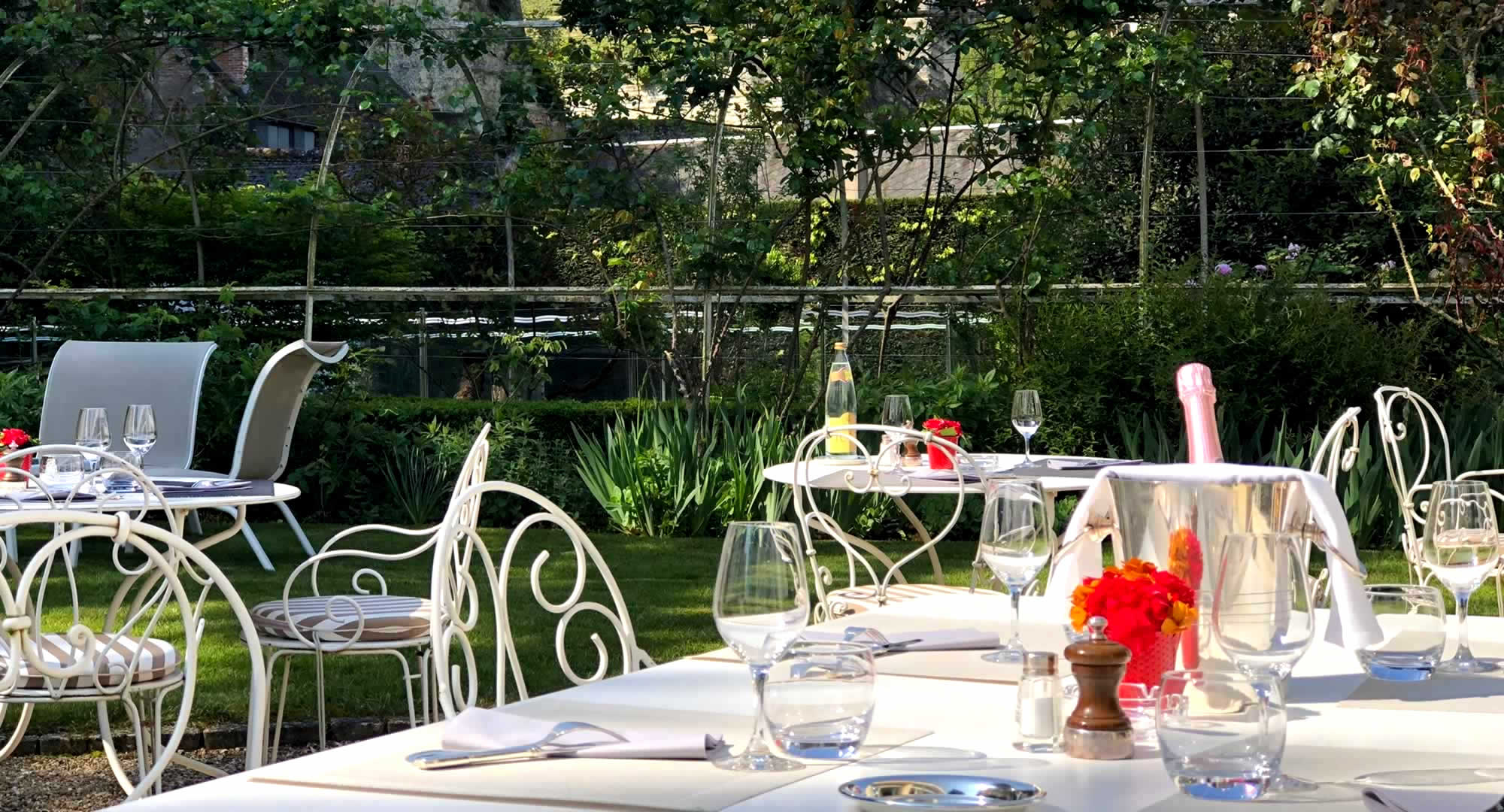 Le Choiseul - Déjeuner en terrasse à Amboise